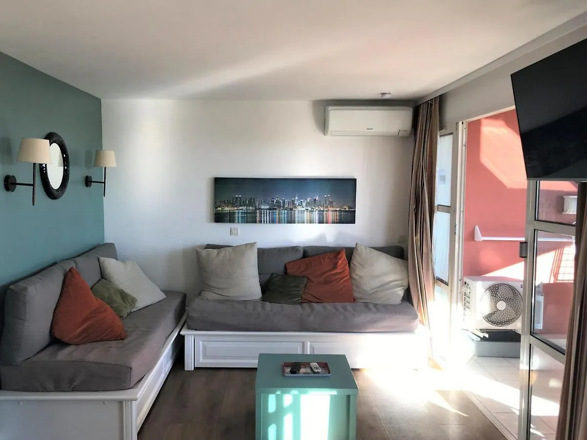 Saint-Raphaël Appartement 3 Pieces Avec Grande Terrasse, Climatisation, Piscine Et Parking - Fr-1-504-659 דירה