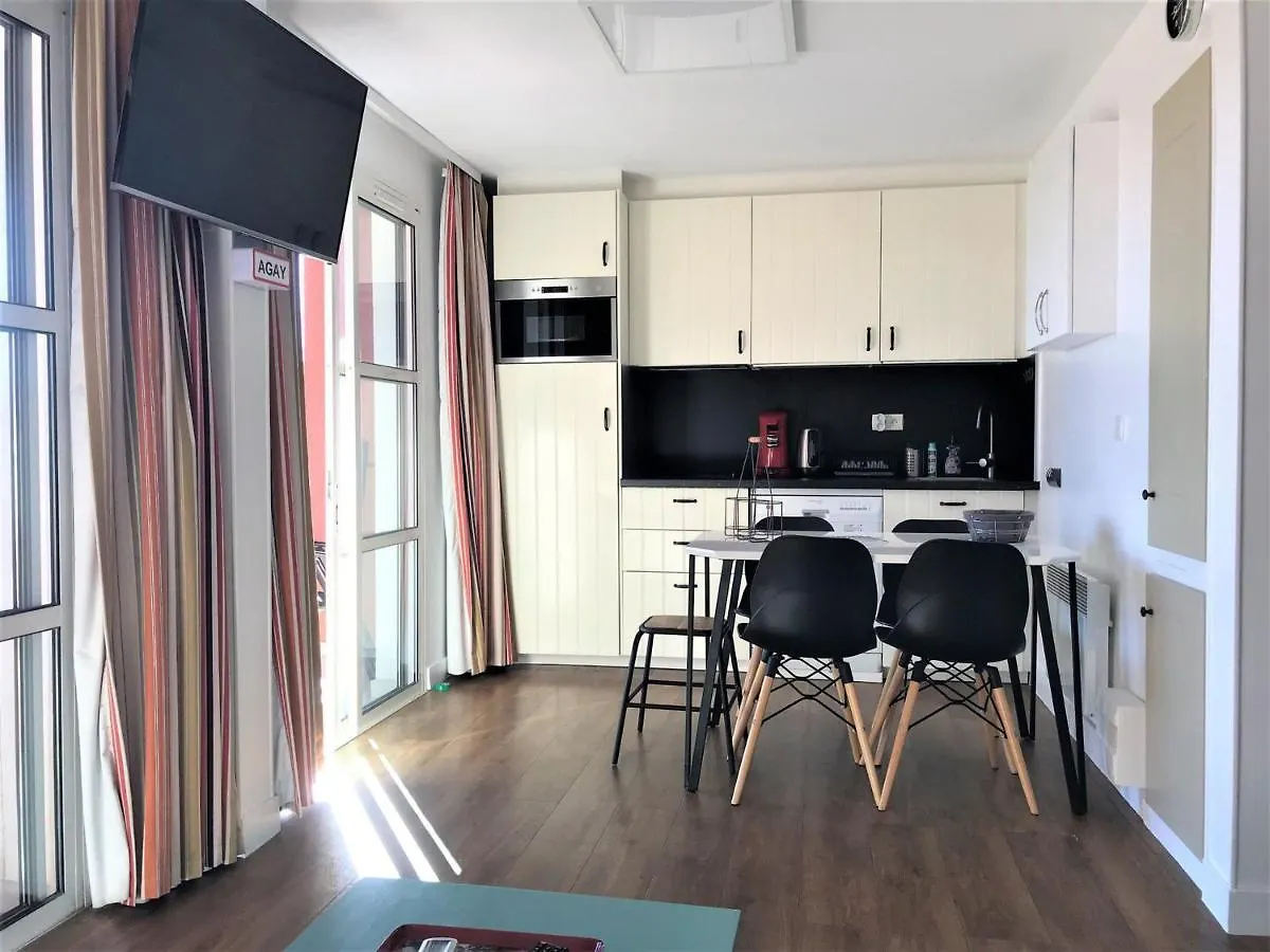 Saint-Raphaël Appartement 3 Pieces Avec Grande Terrasse, Climatisation, Piscine Et Parking - Fr-1-504-659 0*,  צרפת