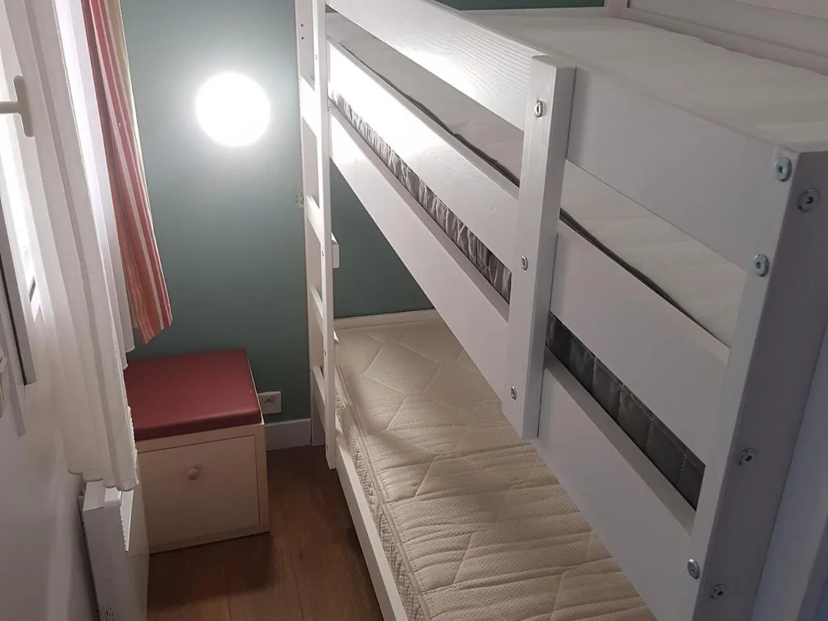 דירה Saint-Raphaël Appartement 3 Pieces Avec Grande Terrasse, Climatisation, Piscine Et Parking - Fr-1-504-659 צרפת
